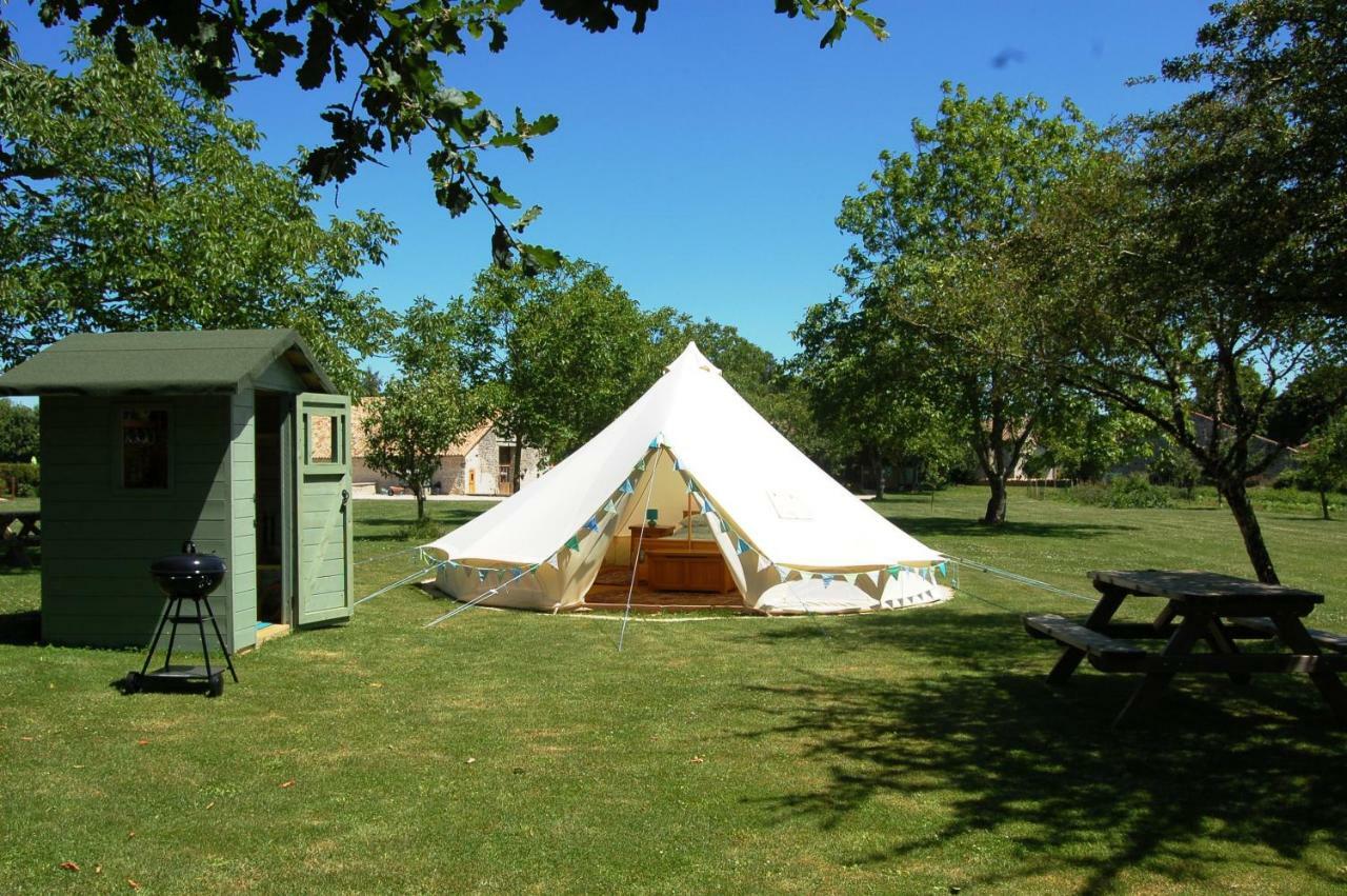 Camping La Foret De Tesse ภายนอก รูปภาพ